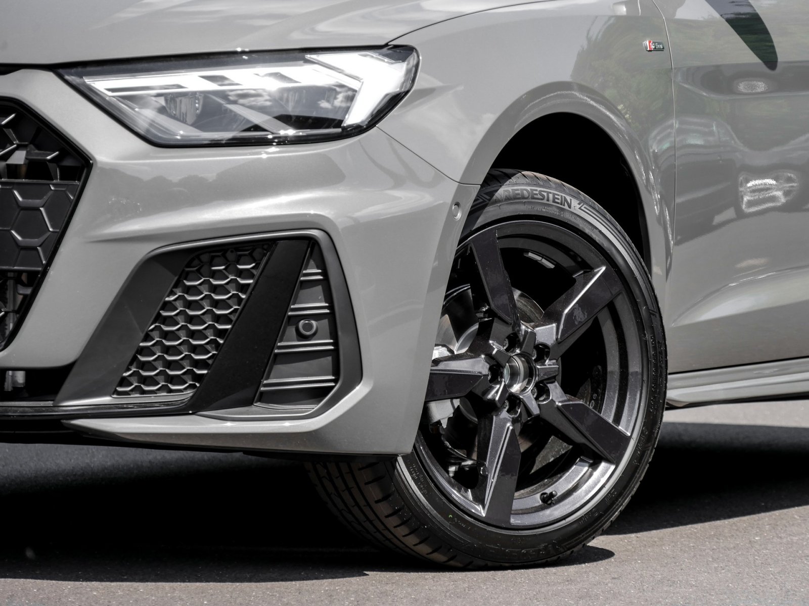 Audi A1 Sportback 30 TFSI S tronic S Line Kamera+GRA+APS+Optikpaket+Stoff/Leder