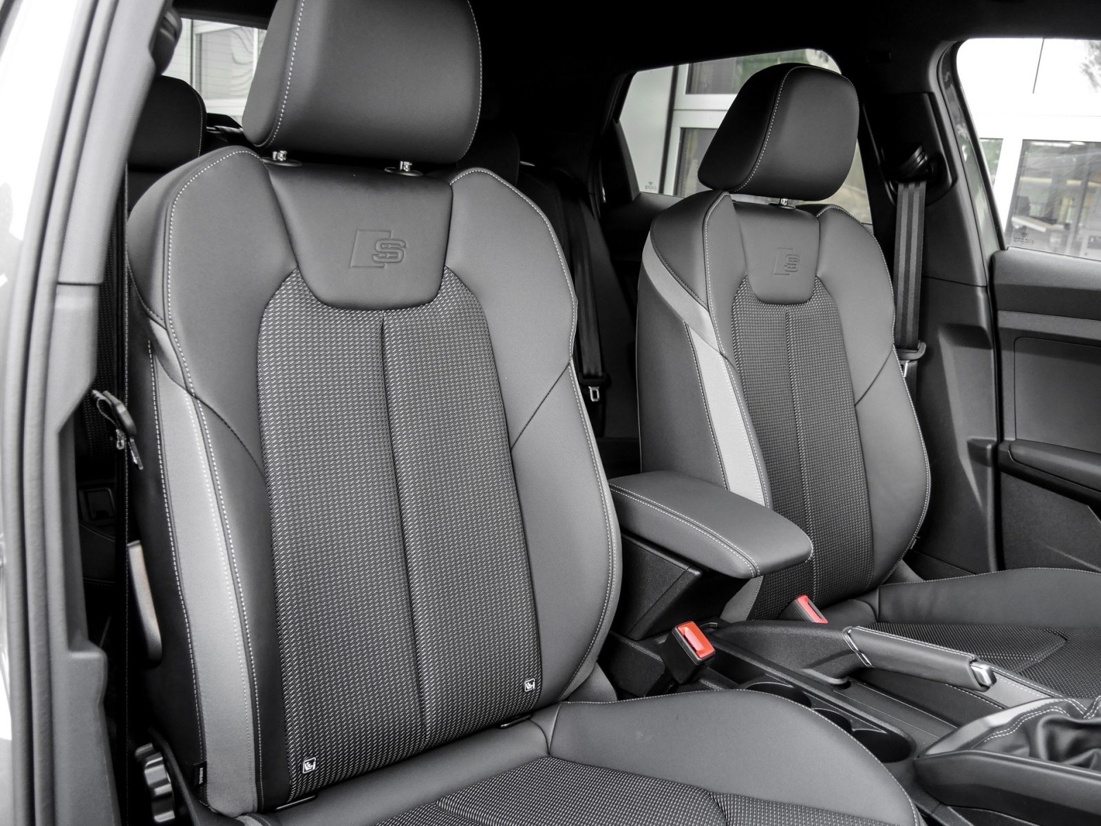 Audi A1 Sportback 30 TFSI S tronic S Line Kamera+GRA+APS+Optikpaket+Stoff/Leder