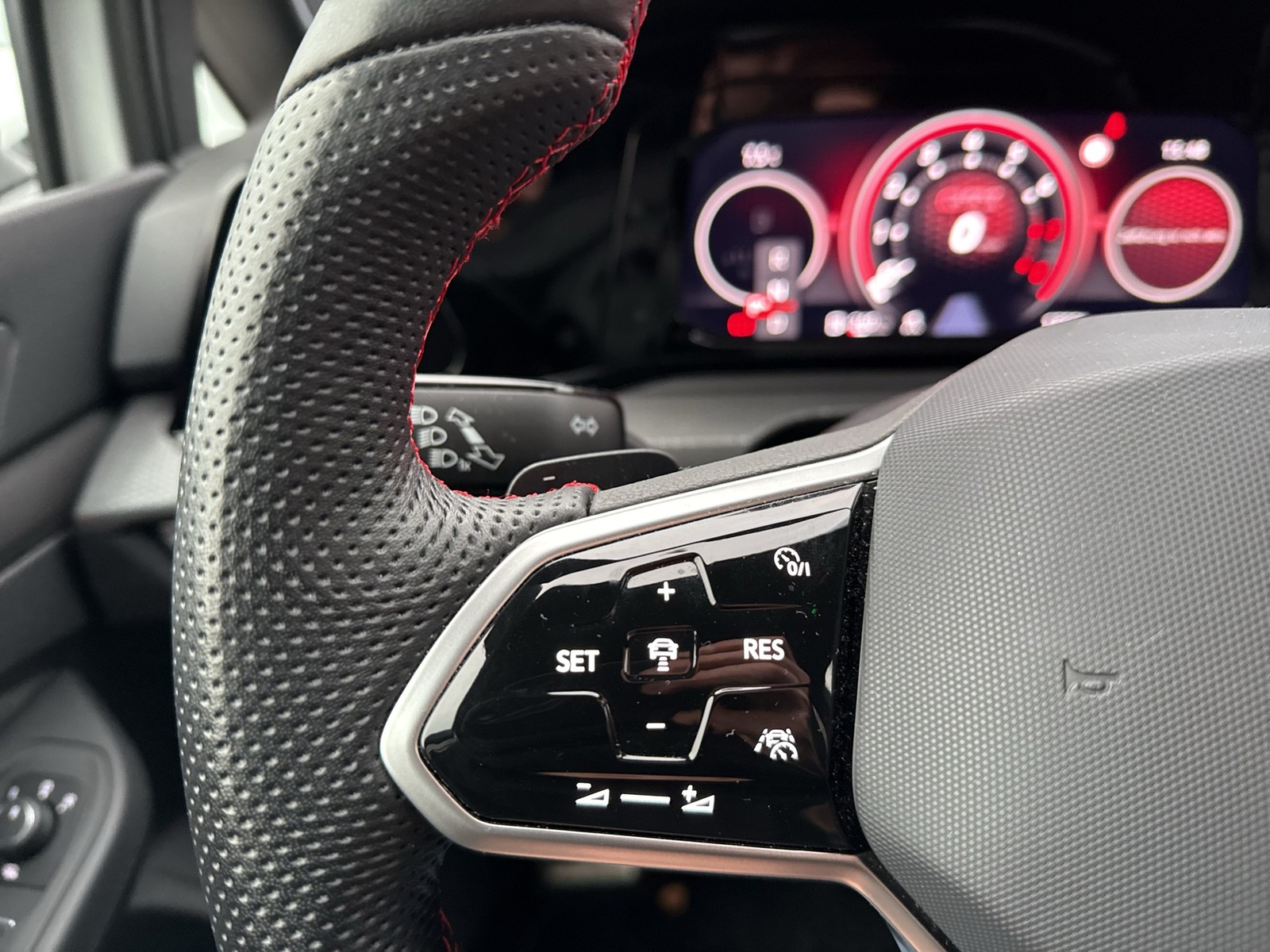 Volkswagen Golf VIII 2.0 GTI BLACK STYLE KAMERA ACC ALU18 AHK