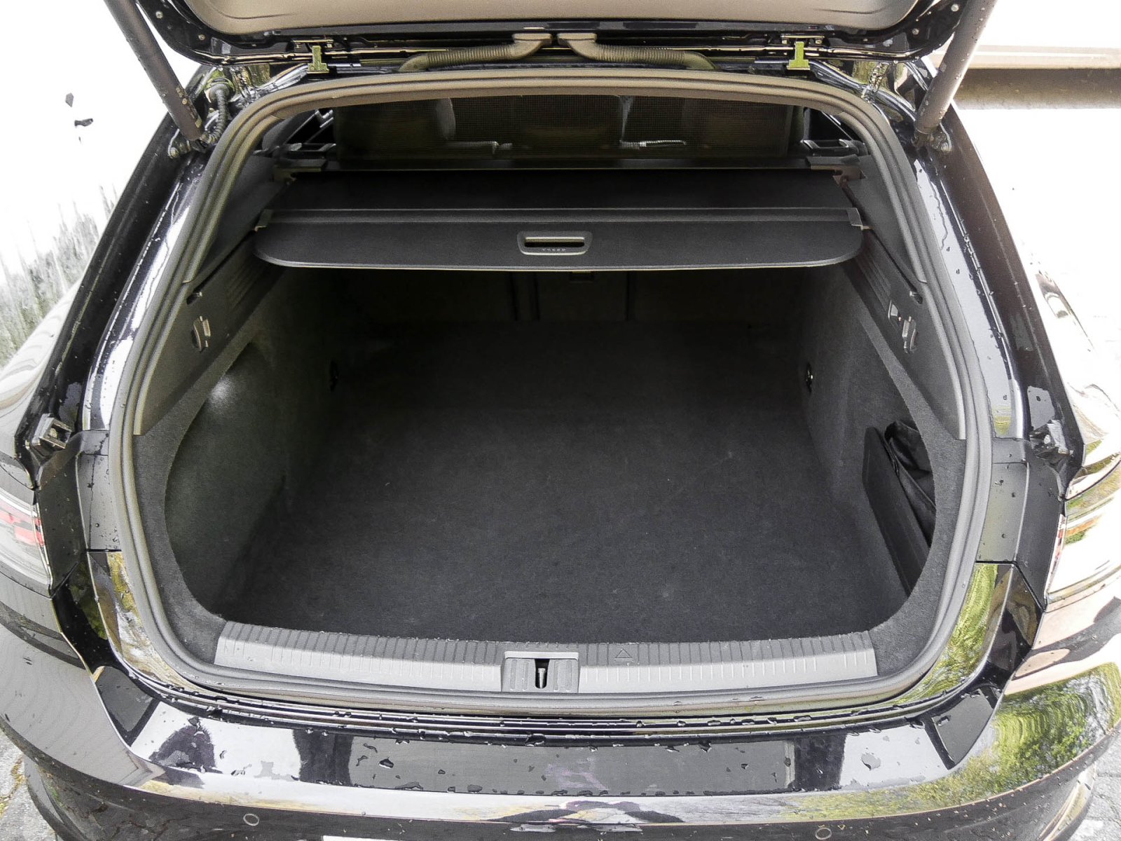 Volkswagen Arteon Shooting Brake 2.0 R 4X4 LEDER AHK LM19
