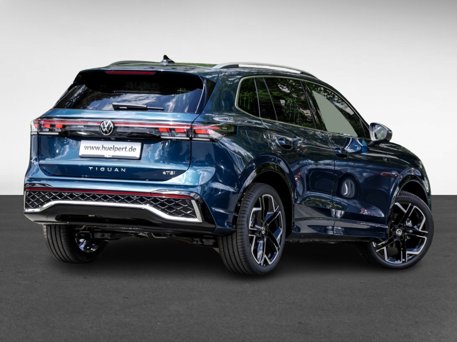 Volkswagen Tiguan 1.5 R-LINE DSG PANO eKLAPPE AHK NAVIPRO