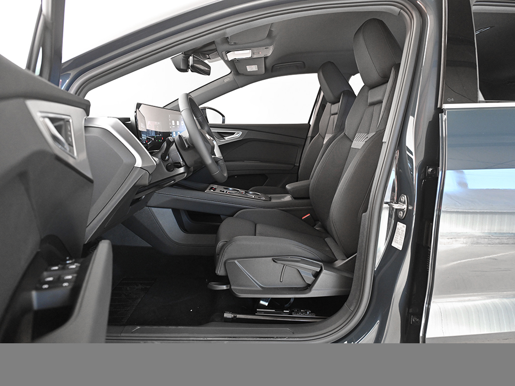 Audi Q4 e-tron quattro performance AHK TECH PLUS