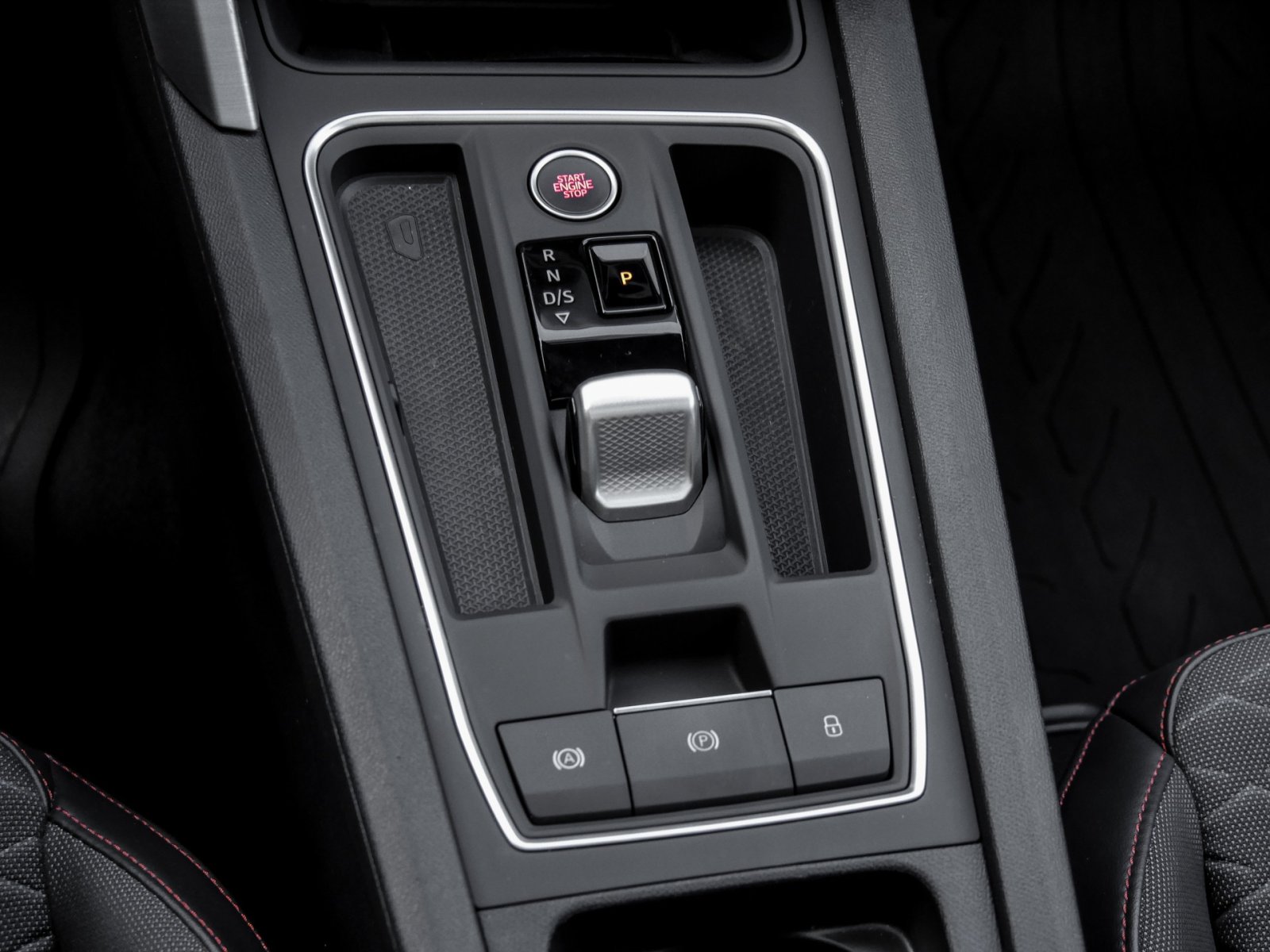 Seat Leon ST 2.0 FR 4X4 STANDHZ. BEATS PANO AHK CAM