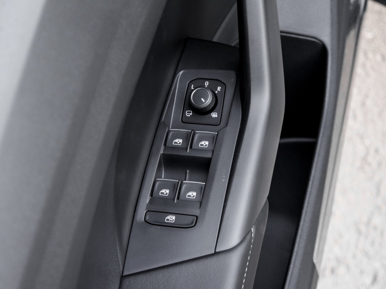 Volkswagen T-Cross 1.5 R-LINE DSG NAVI AHK CAM MATRIXLED