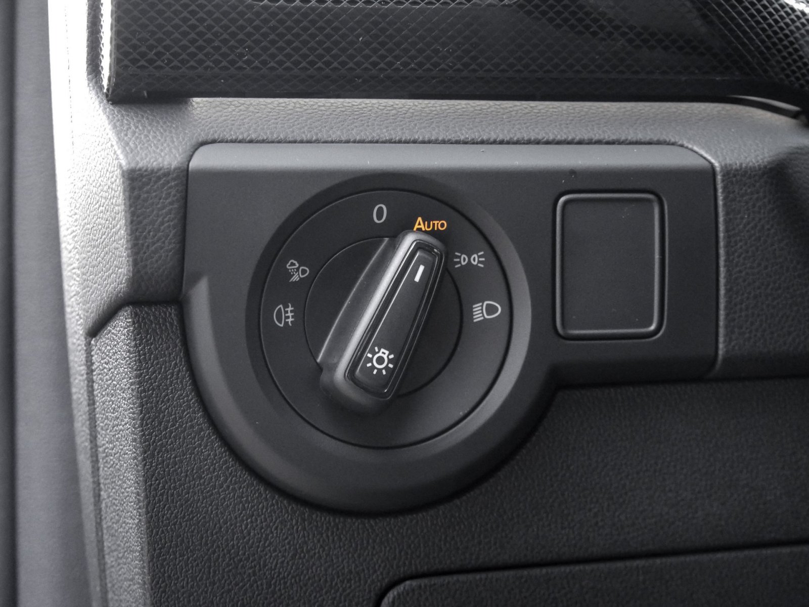 Volkswagen T-Cross 1.5 R-LINE DSG NAVI AHK CAM MATRIXLED