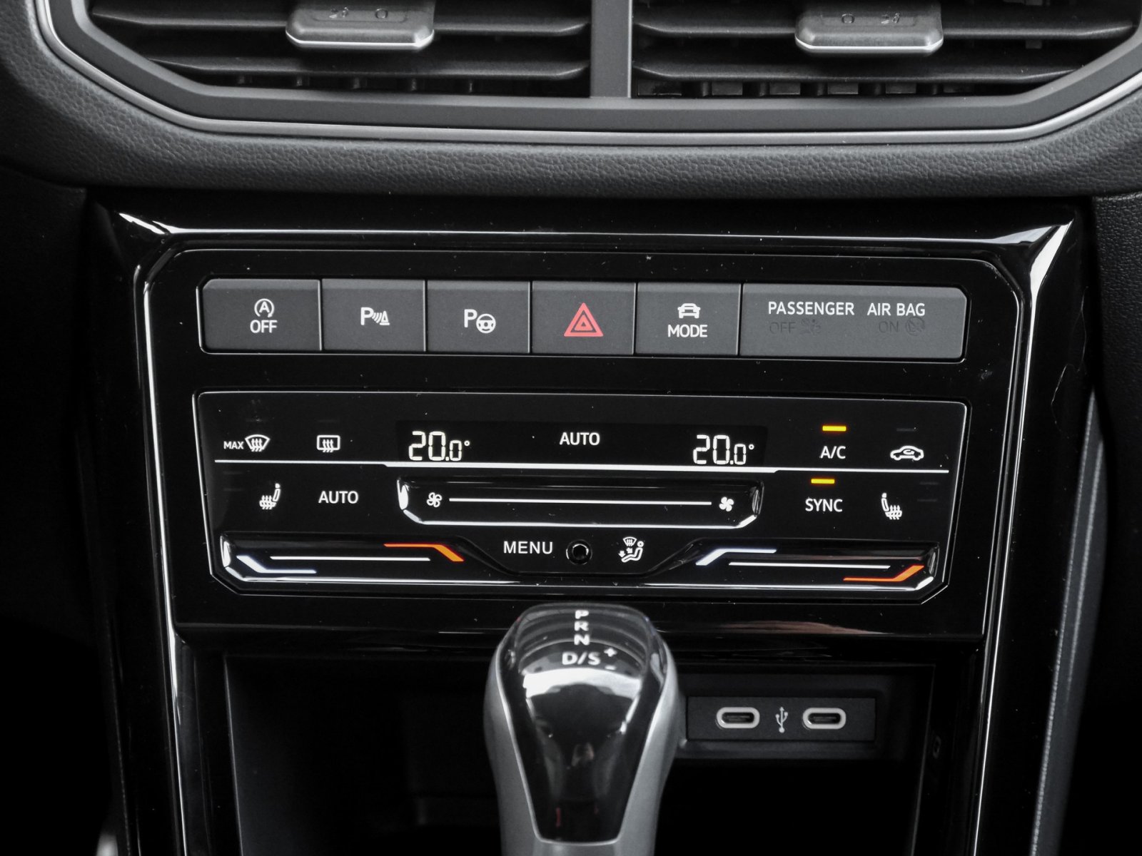 Volkswagen T-Cross 1.5 R-LINE DSG NAVI AHK CAM MATRIXLED