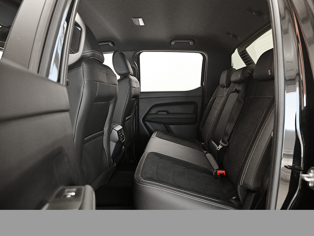 Volkswagen Amarok 3.0 DARK LABEL DC 4MOTION AHK MATRIXLED