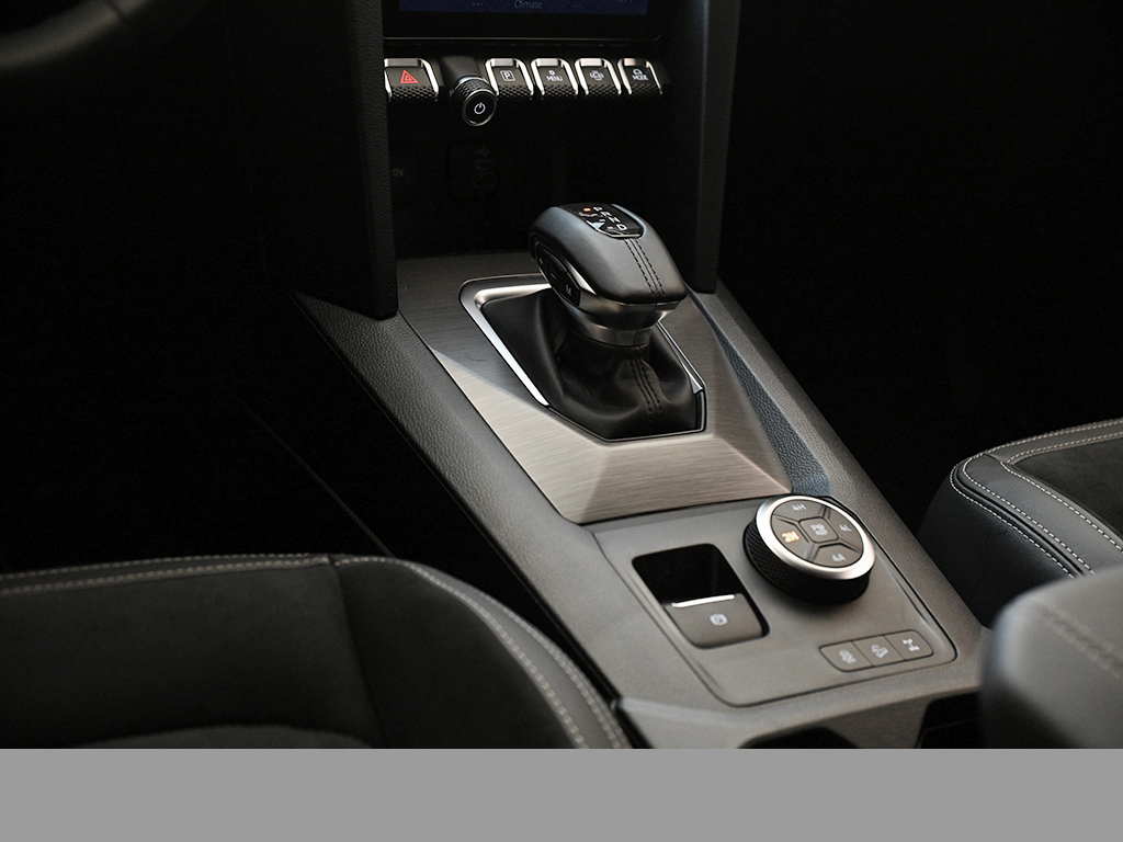 Volkswagen Amarok 3.0 DARK LABEL DC 4MOTION AHK MATRIXLED