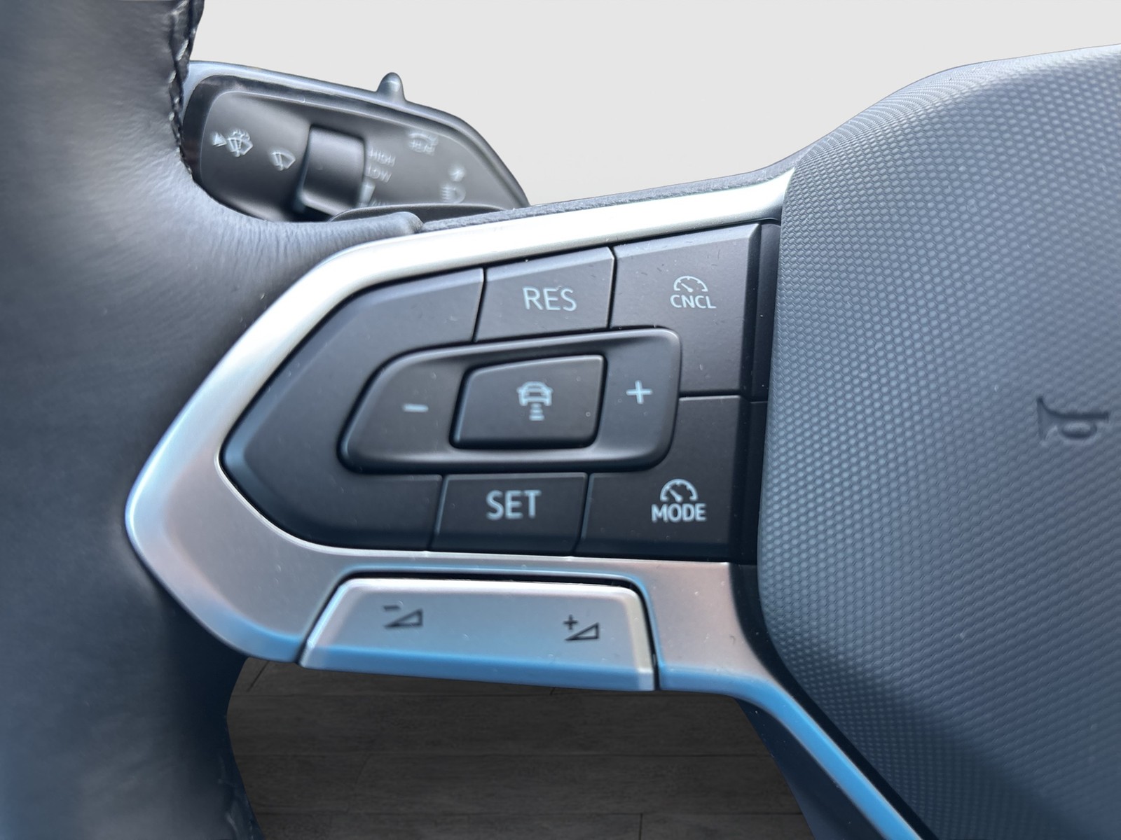 Volkswagen Passat Variant 2.0 ELEGANCE 4X4 NEUES MODELL AHK