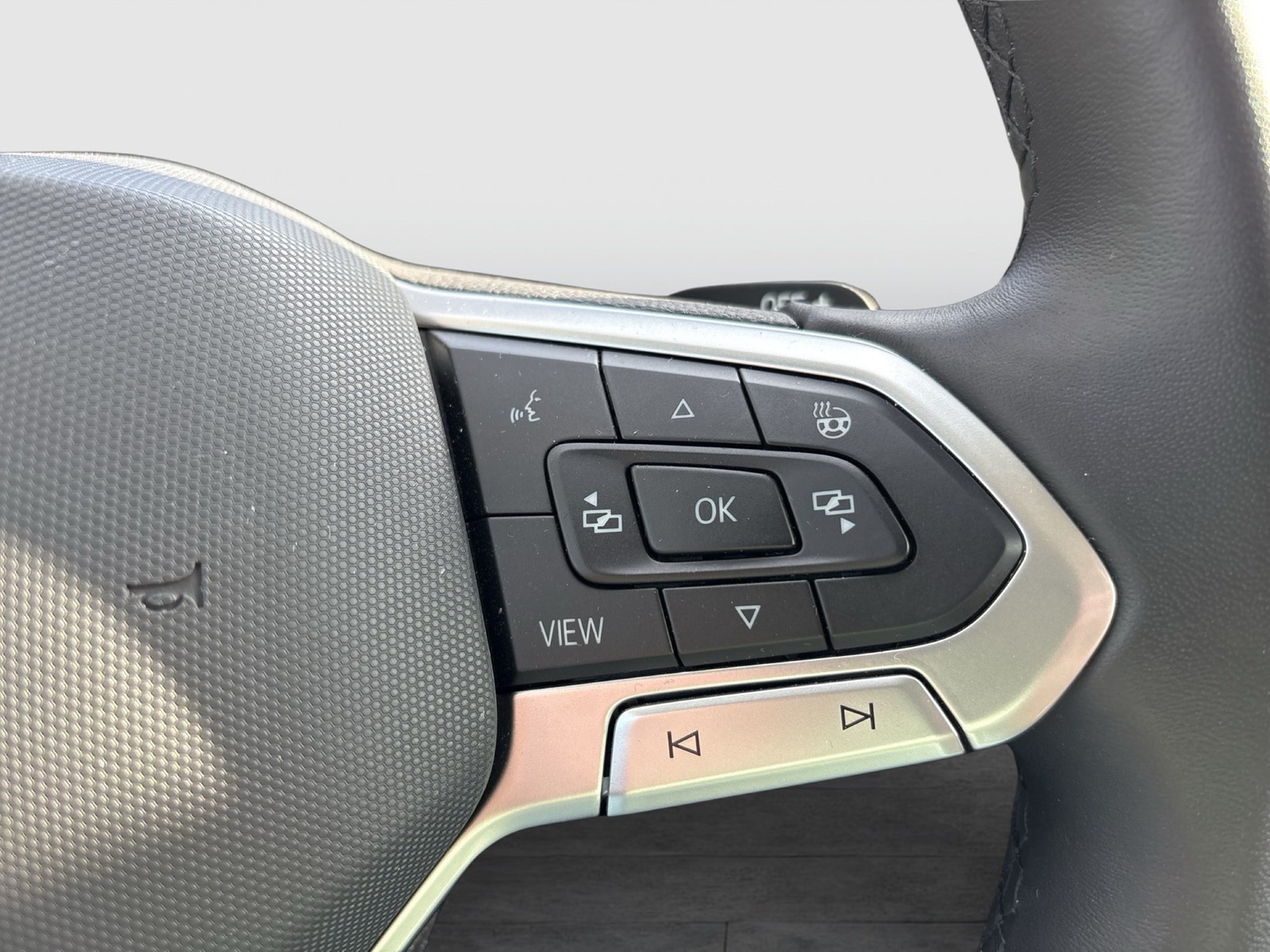 Volkswagen Passat Variant 1.5 HYBRID BUSINESS AHK CAM ACC