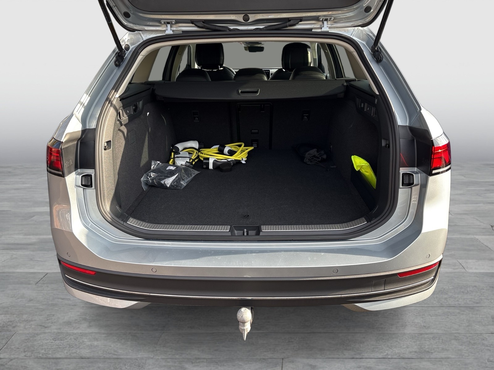 Volkswagen Passat Variant 1.5 HYBRID BUSINESS AHK CAM ACC