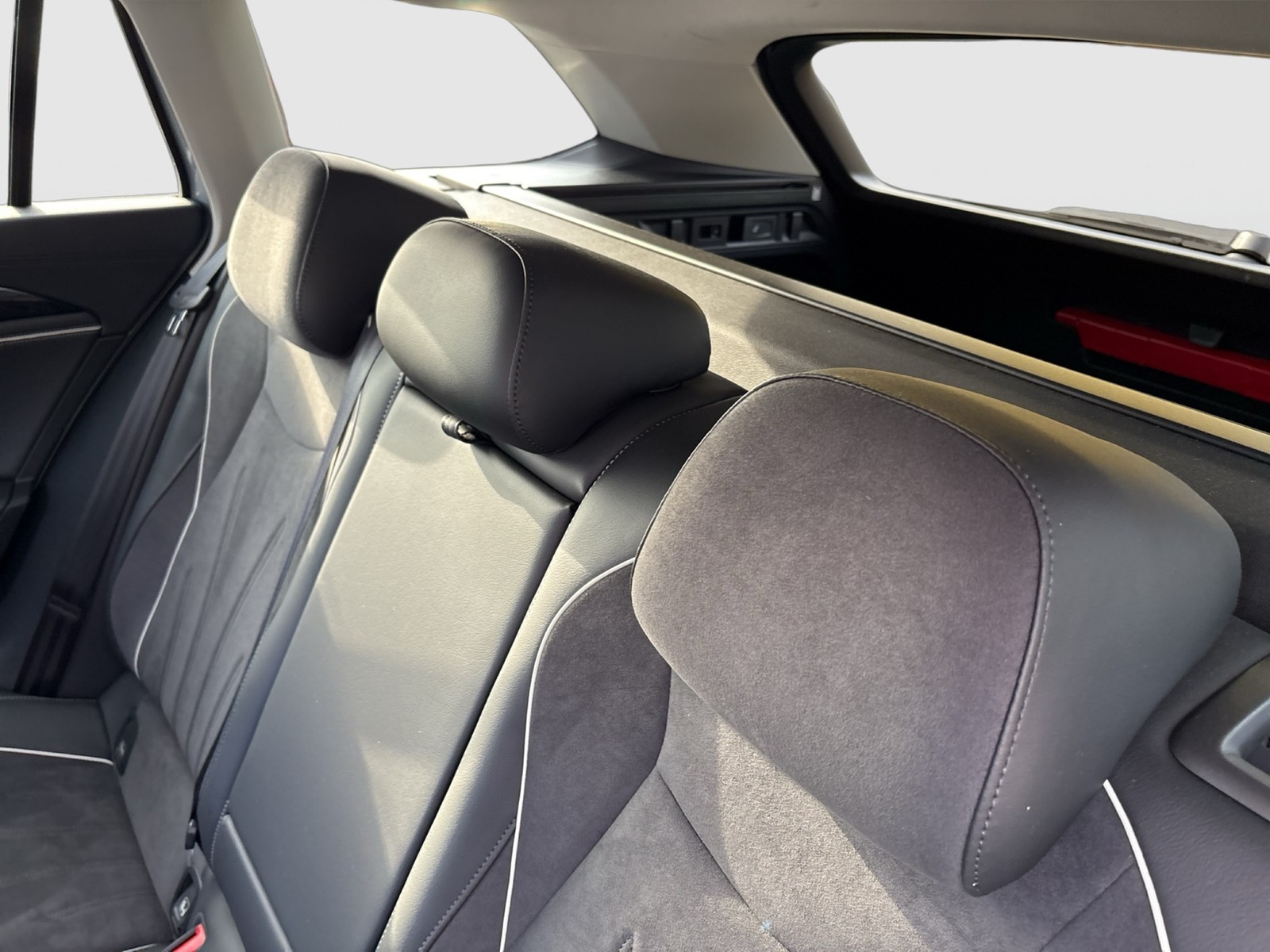 Volkswagen Passat Variant 1.5 HYBRID BUSINESS AHK CAM ACC