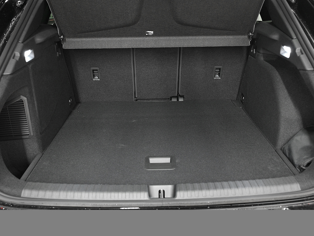 Cupra Terramar HYBRID SENNHEISER eSITZE eKLAPPE LM18