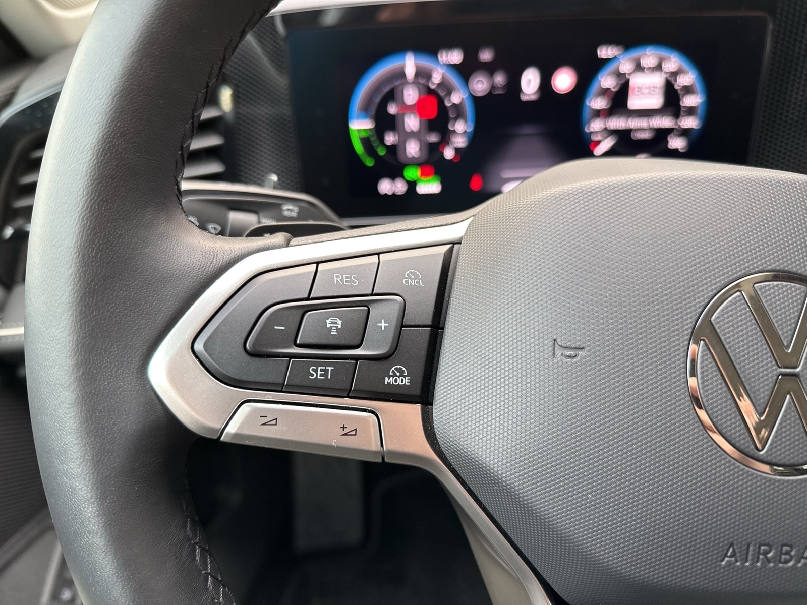 Volkswagen Passat Variant 1.5 HYBRID BUSINESS AHK CAM ACC