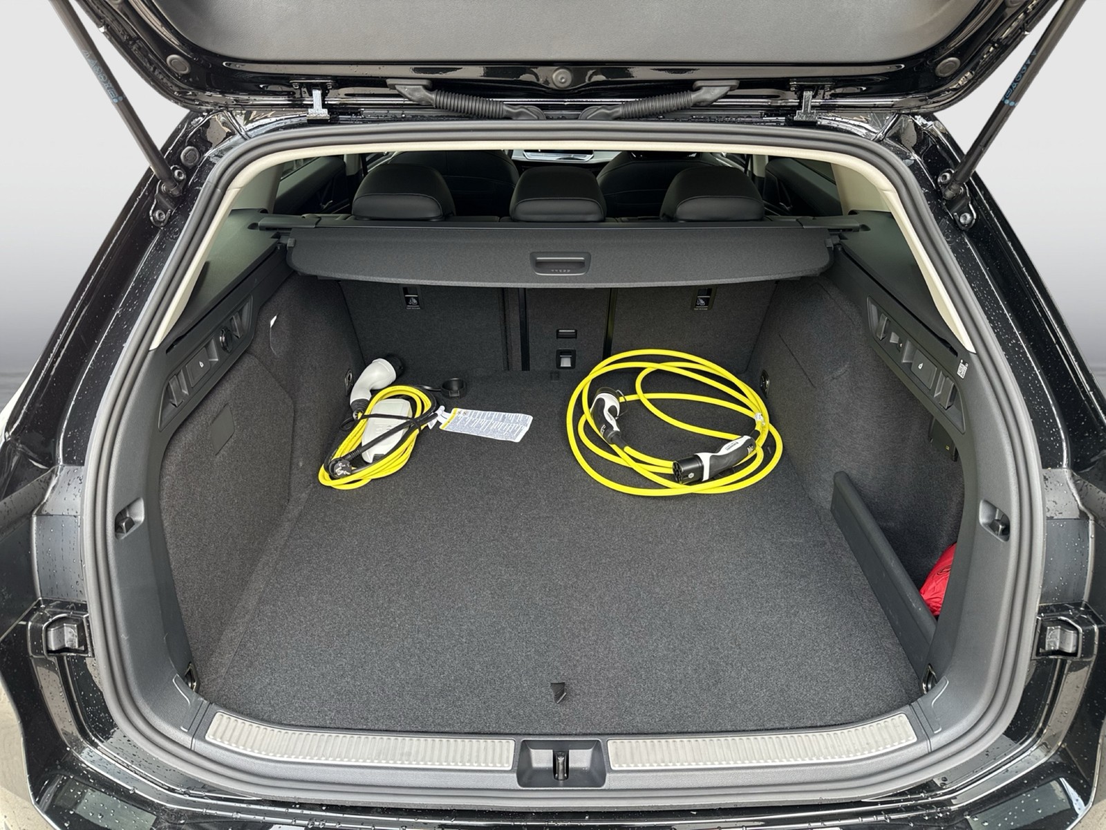 Volkswagen Passat Variant 1.5 HYBRID BUSINESS AHK CAM ACC