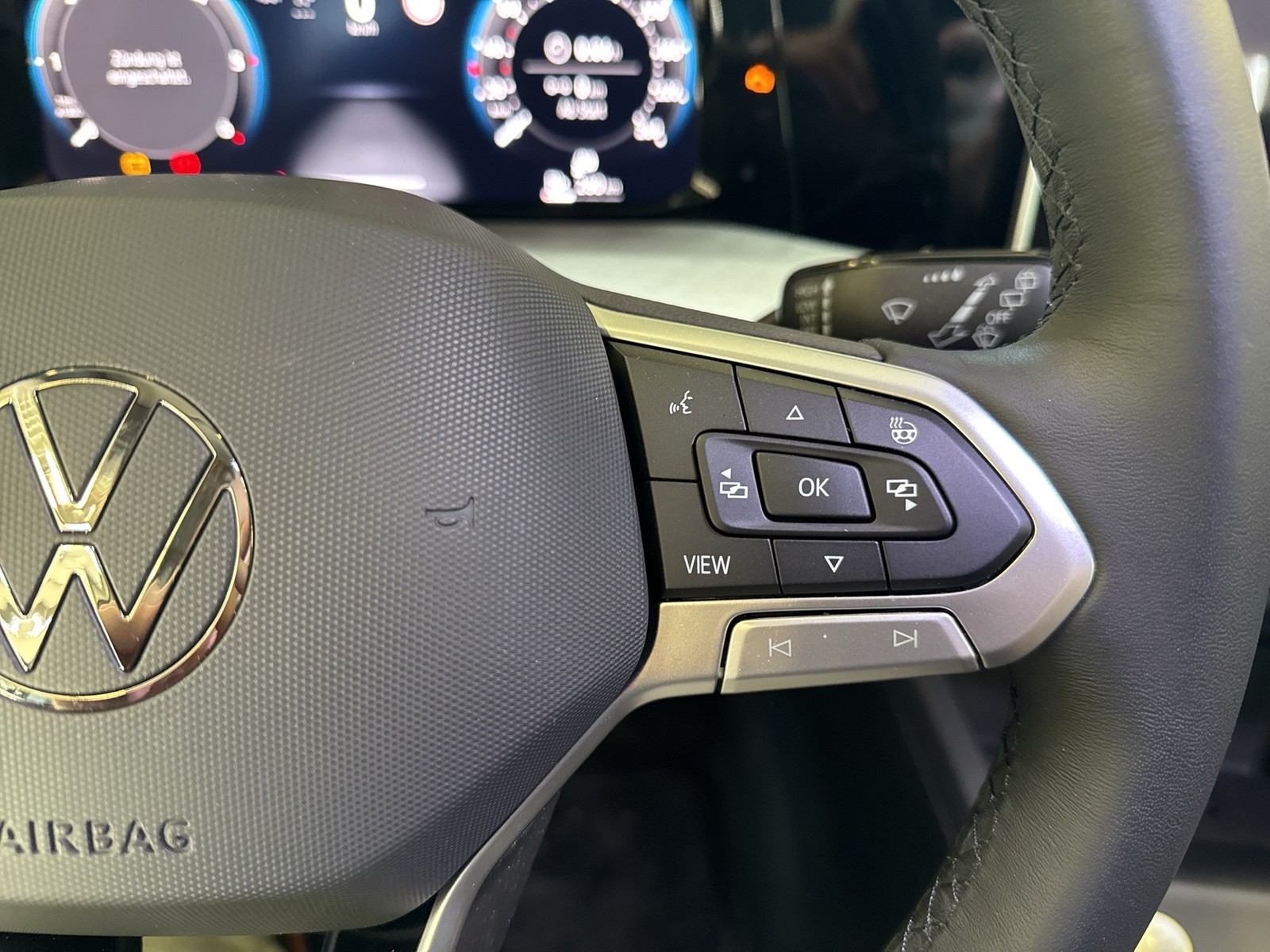 Volkswagen Golf VIII 2.0 LIFE FACELIFT ACC CARPLAY SITZHEIZ