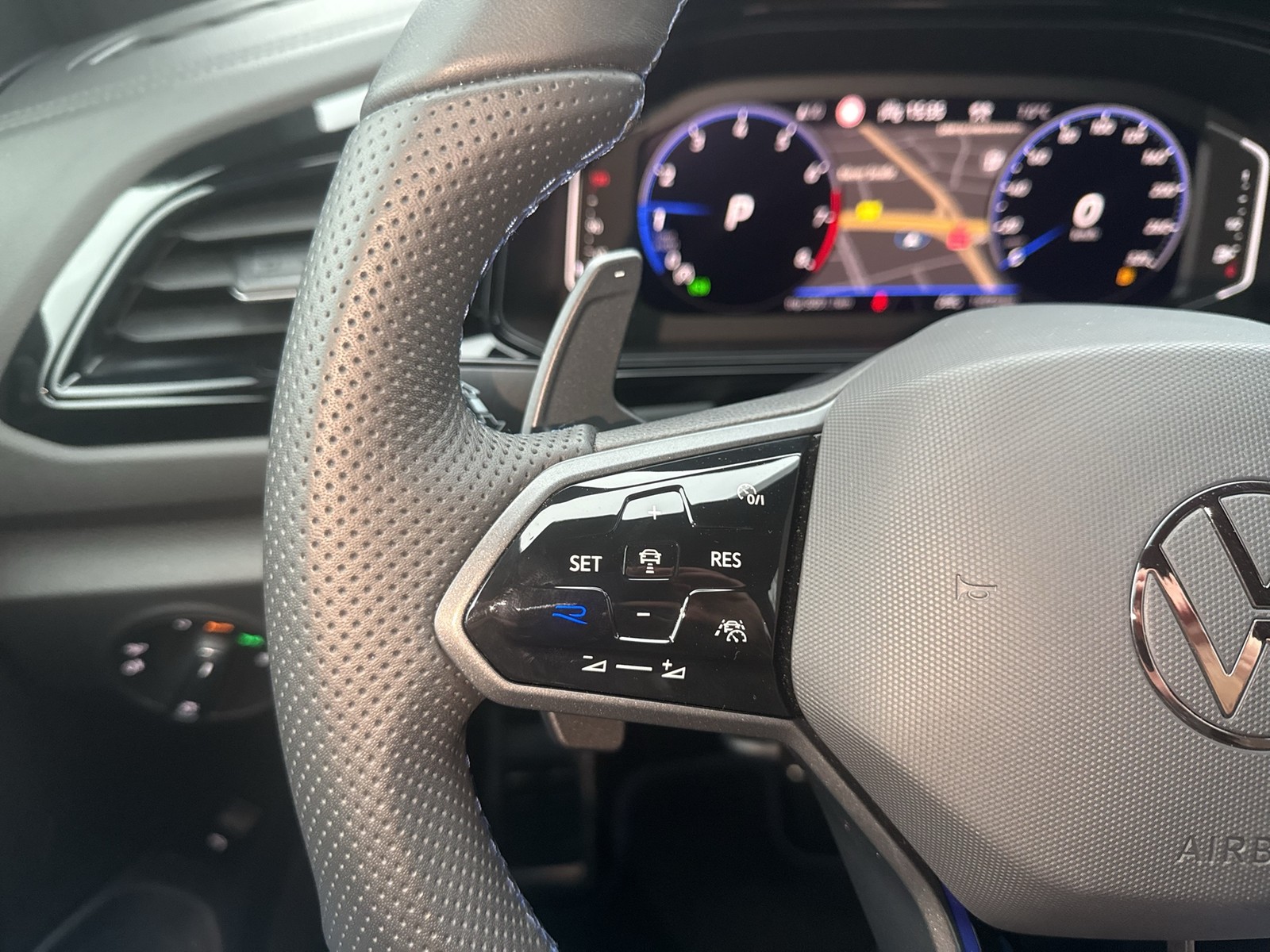 Volkswagen T-Roc 2.0 R BLACK STYLE 4X4 CAM ACC LM18 NAVI