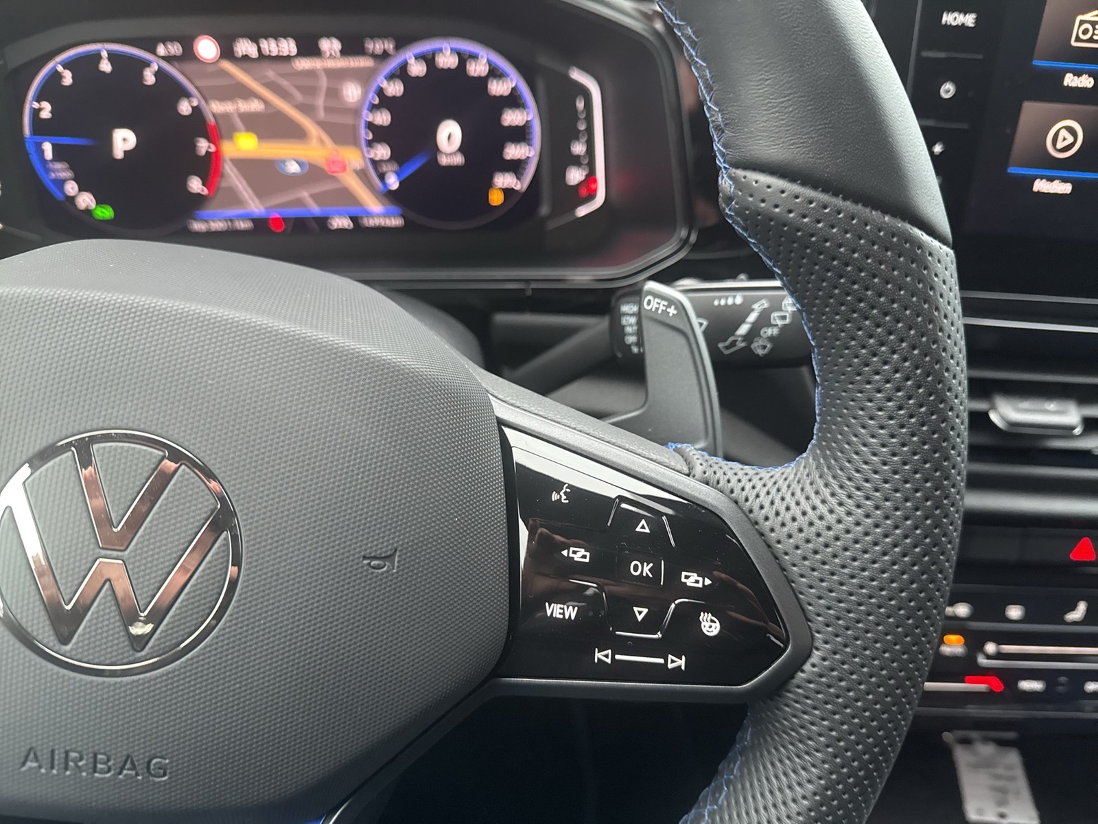 Volkswagen T-Roc 2.0 R BLACK STYLE 4X4 CAM ACC LM18 NAVI