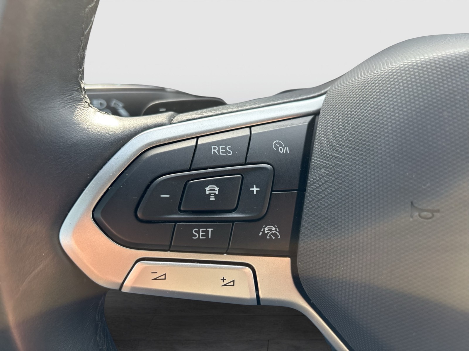 Volkswagen Taigo 1.0 GOAL ACC NAVI LM17 CARPLAY SITZHEIZUNG