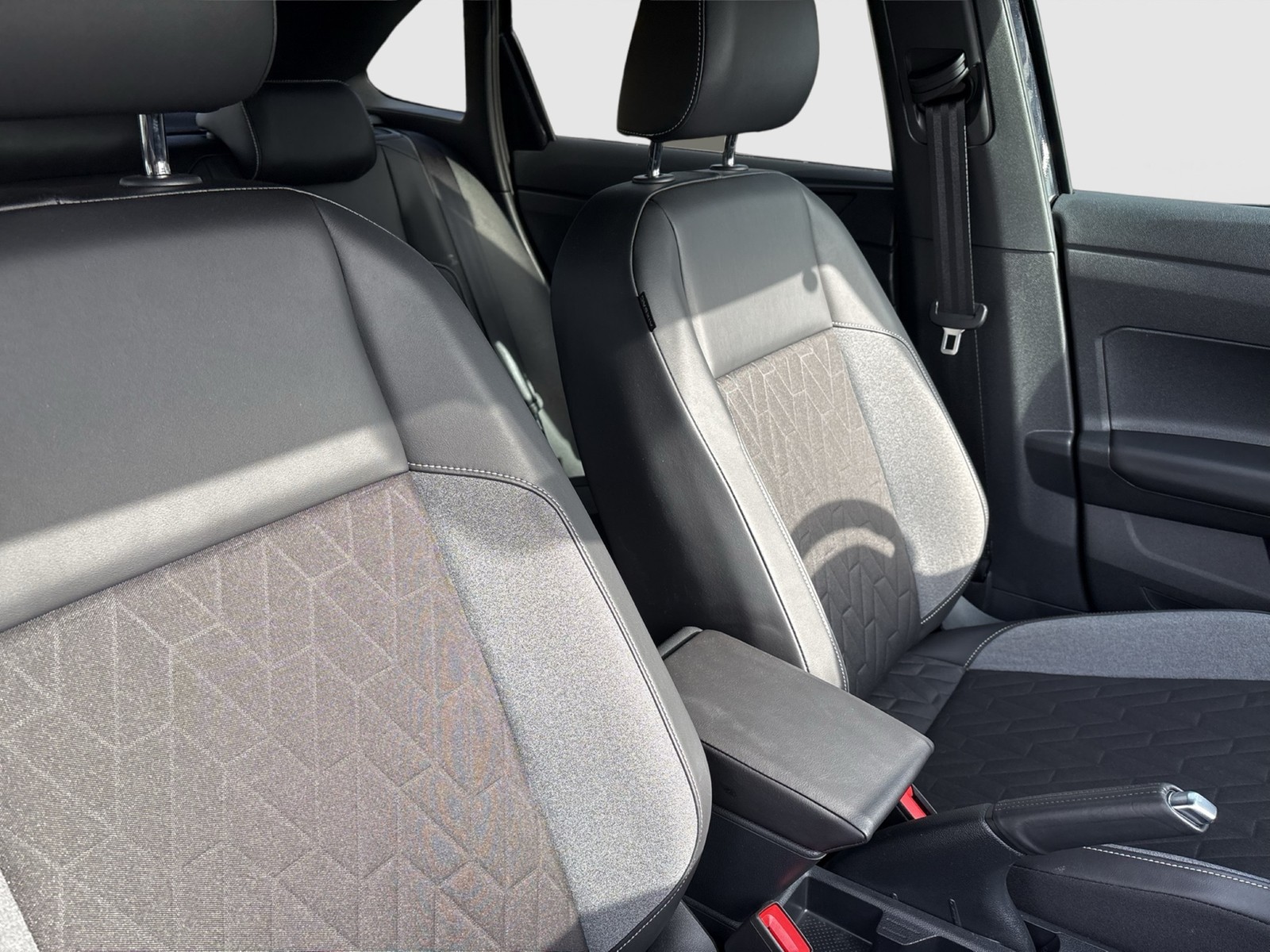 Volkswagen Taigo 1.0 GOAL ACC NAVI LM17 CARPLAY SITZHEIZUNG