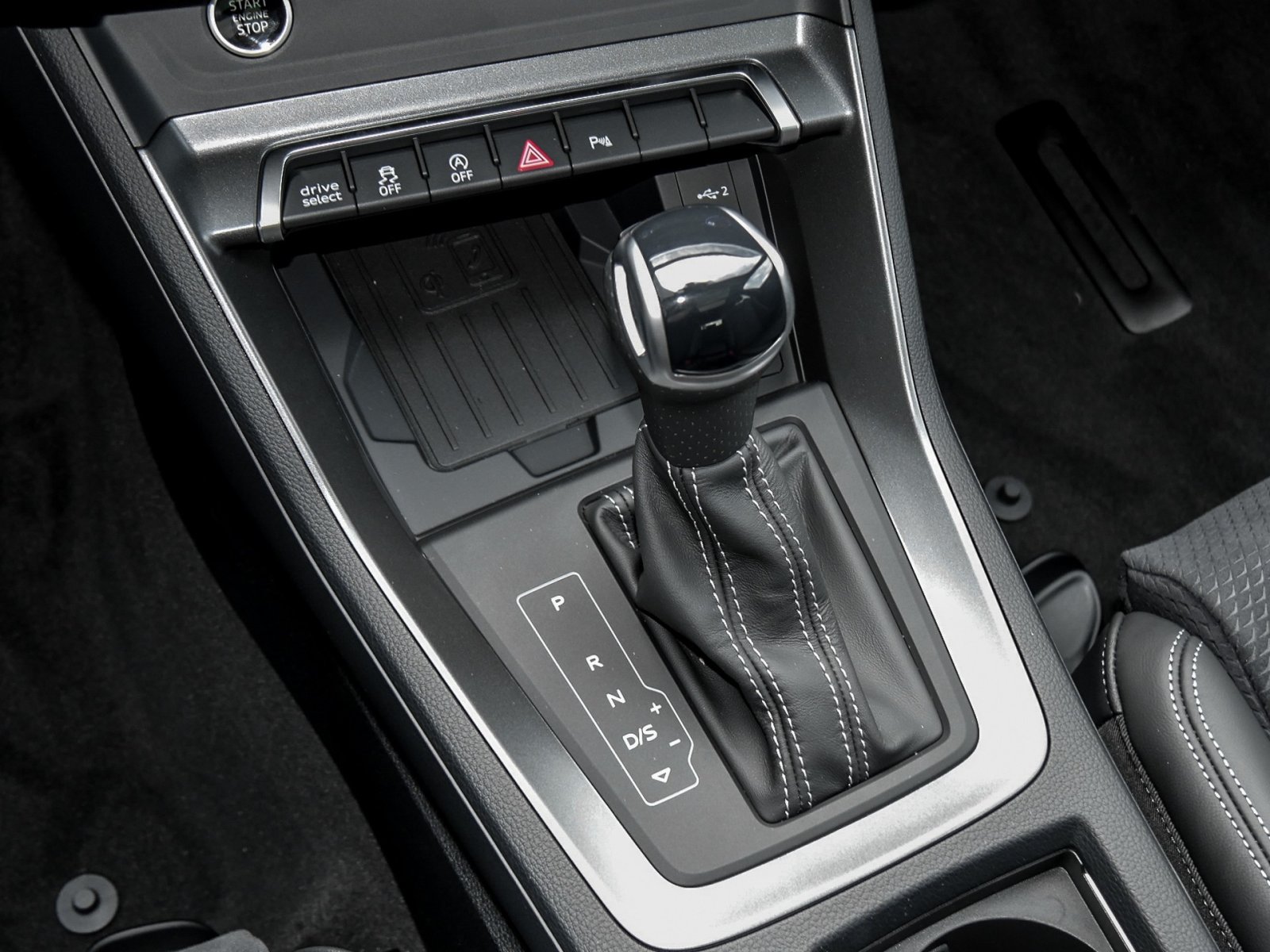 Audi Q3 35 S LINE BLACKPAK PANO AHK CAM ACC LM19 NAVI+