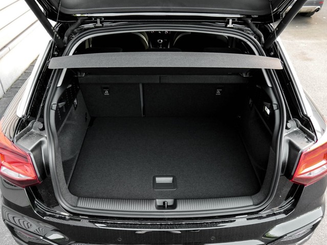 Audi Q2 35 advanced BLACKPAK LM17 E-KLAPPE NAVI+