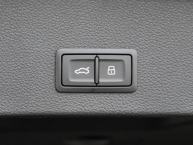 Audi Q2 35 advanced BLACKPAK LM17 E-KLAPPE NAVI+