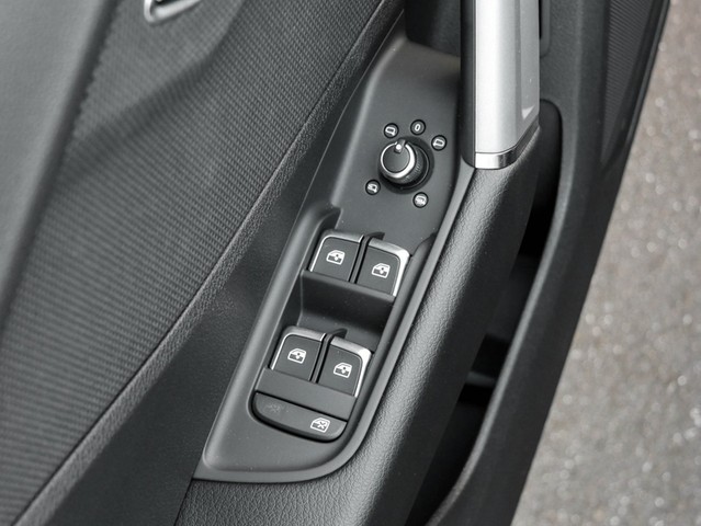 Audi Q2 35 advanced BLACKPAK LM17 E-KLAPPE NAVI+