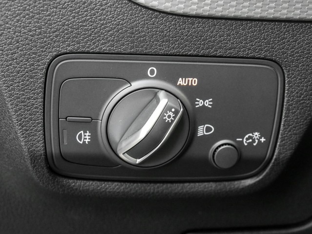 Audi Q2 35 advanced BLACKPAK LM17 E-KLAPPE NAVI+