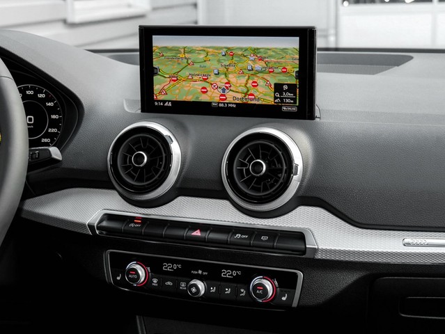 Audi Q2 35 advanced BLACKPAK LM17 E-KLAPPE NAVI+