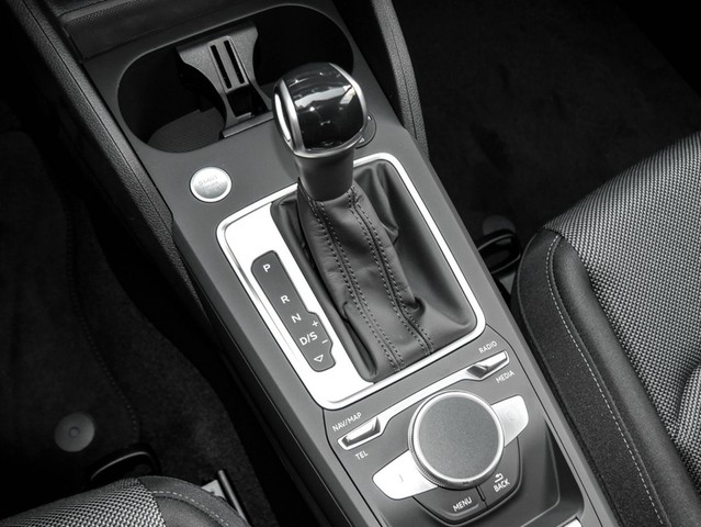 Audi Q2 35 advanced BLACKPAK LM17 E-KLAPPE NAVI+
