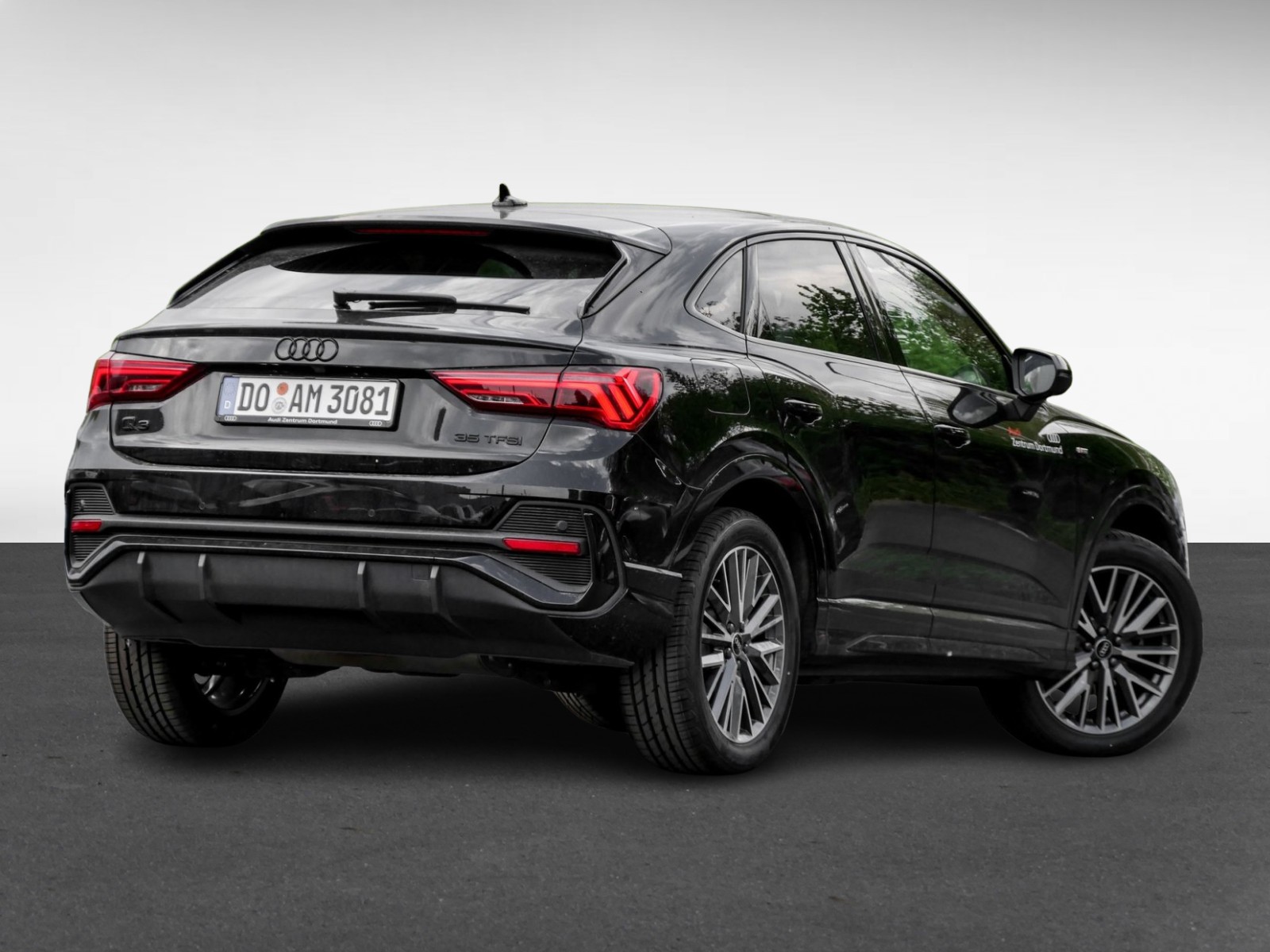 Audi Q3 Sportback 35 S LINE BLACKPAK PANO AHK LM19