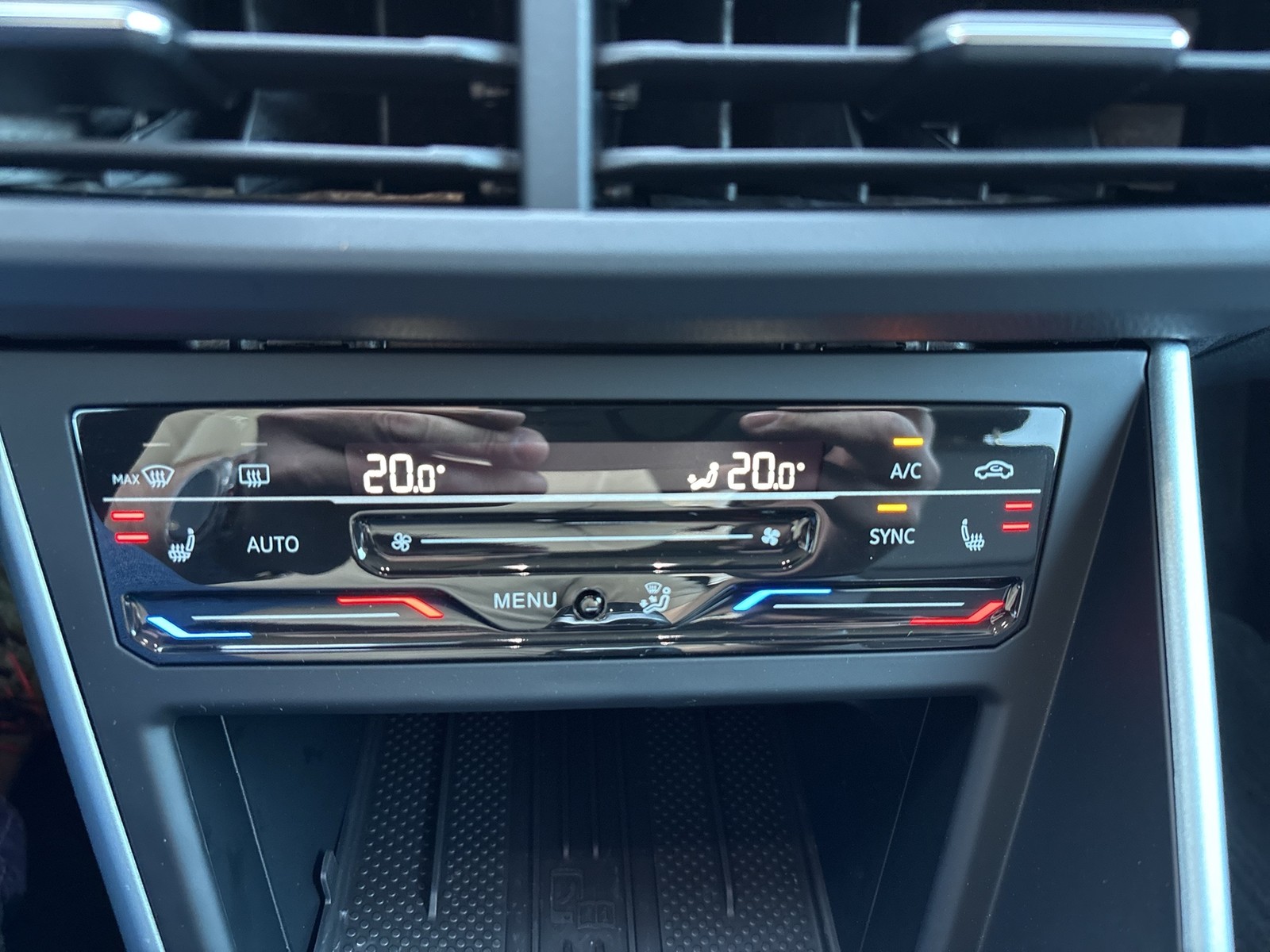 Volkswagen Taigo 1.0 GOAL CAM ACC LM17 CARPLAY SITZHEIZUNG