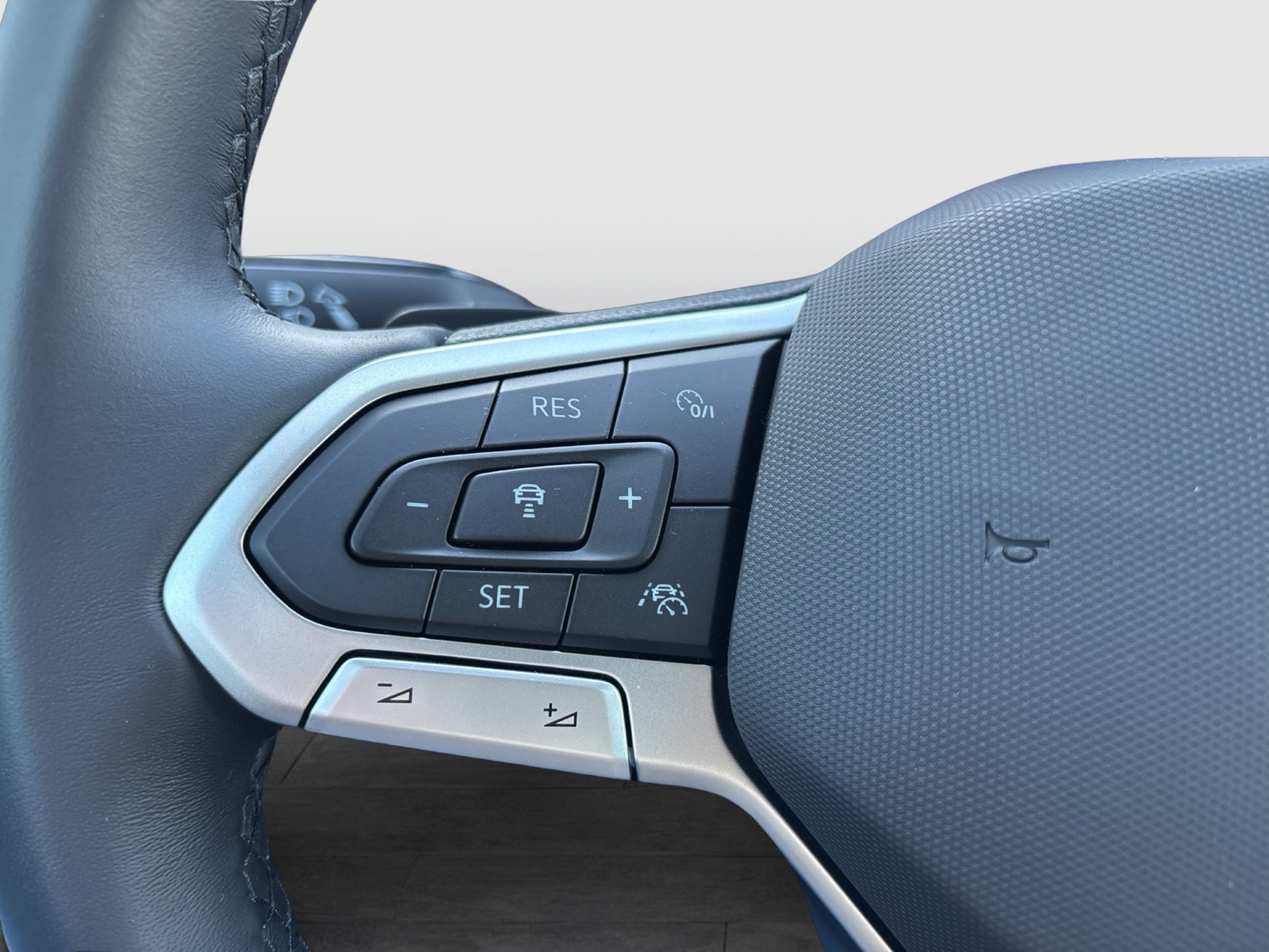 Volkswagen Taigo 1.0 GOAL CAM ACC LM17 CARPLAY SITZHEIZUNG