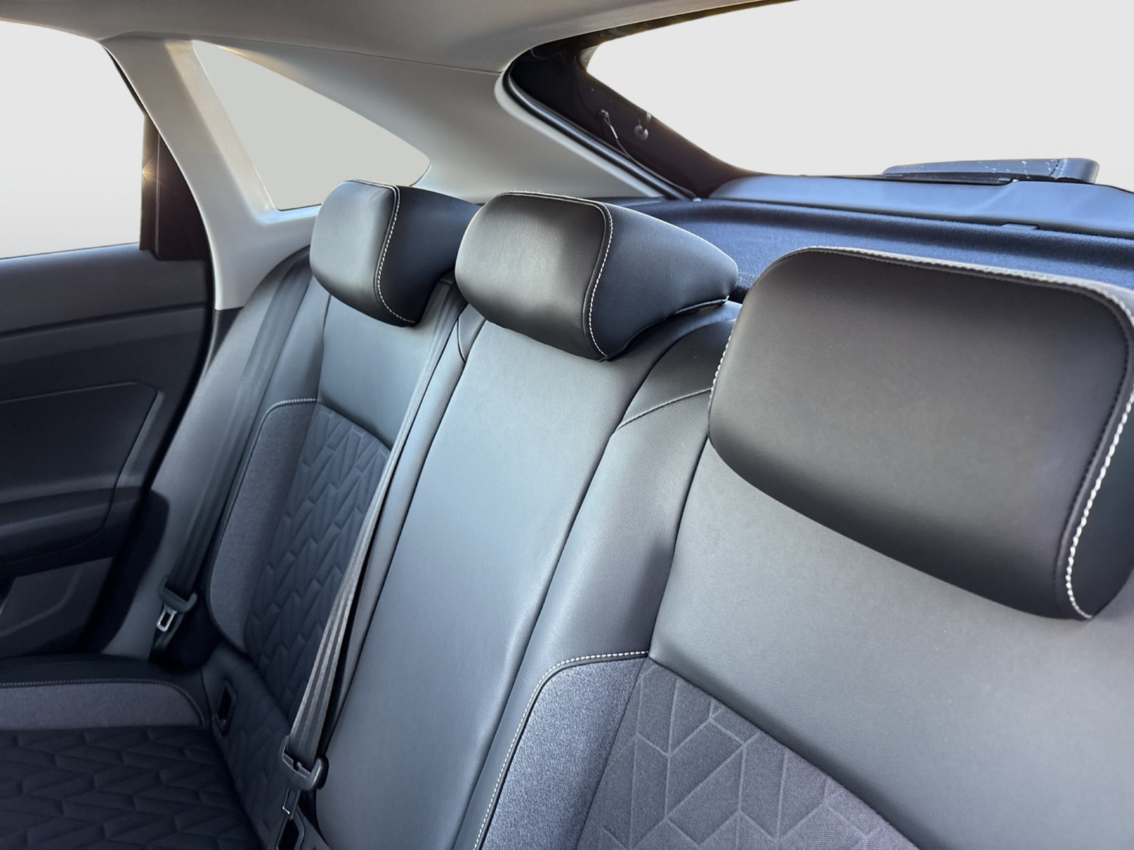 Volkswagen Taigo 1.0 GOAL CAM ACC LM17 CARPLAY SITZHEIZUNG