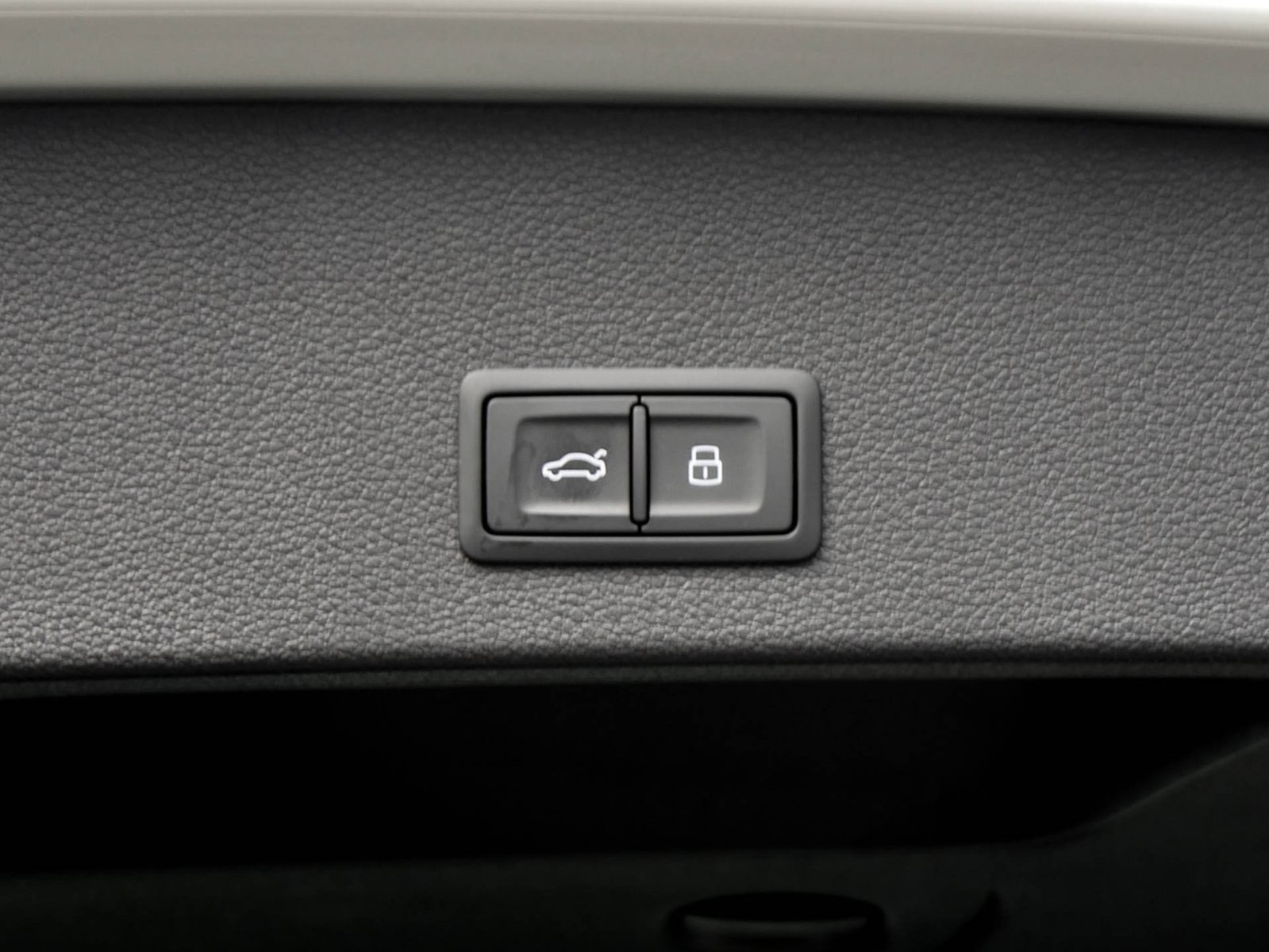 Audi Q2 35 S LINE AHK ACC LM17 E-KLAPPE NAVI+ SITZHZ.