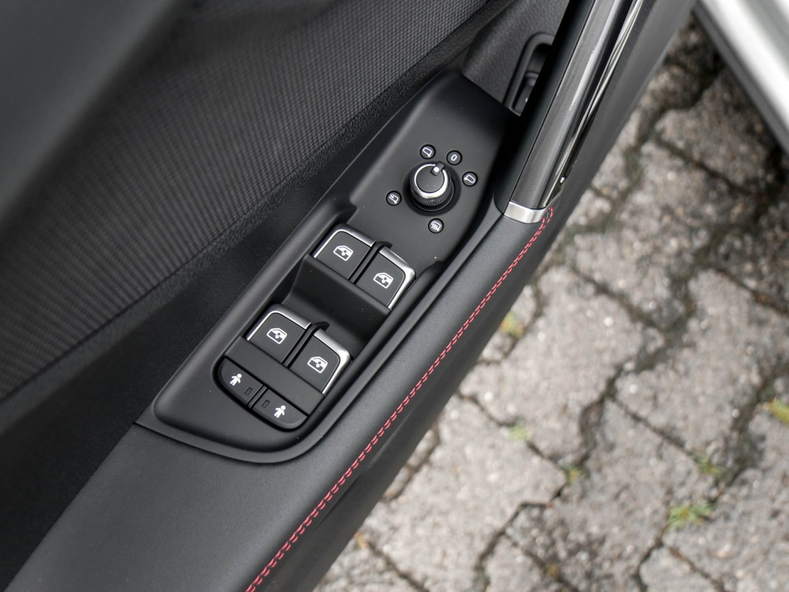 Audi Q2 35 S LINE AHK ACC LM17 E-KLAPPE NAVI+ SITZHZ.