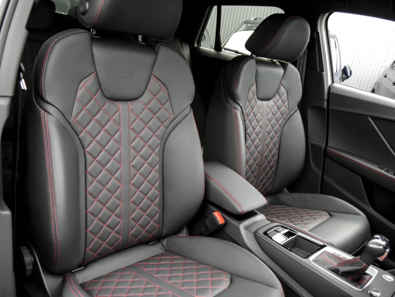 Audi Q2 35 S LINE AHK ACC LM17 E-KLAPPE NAVI+ SITZHZ.