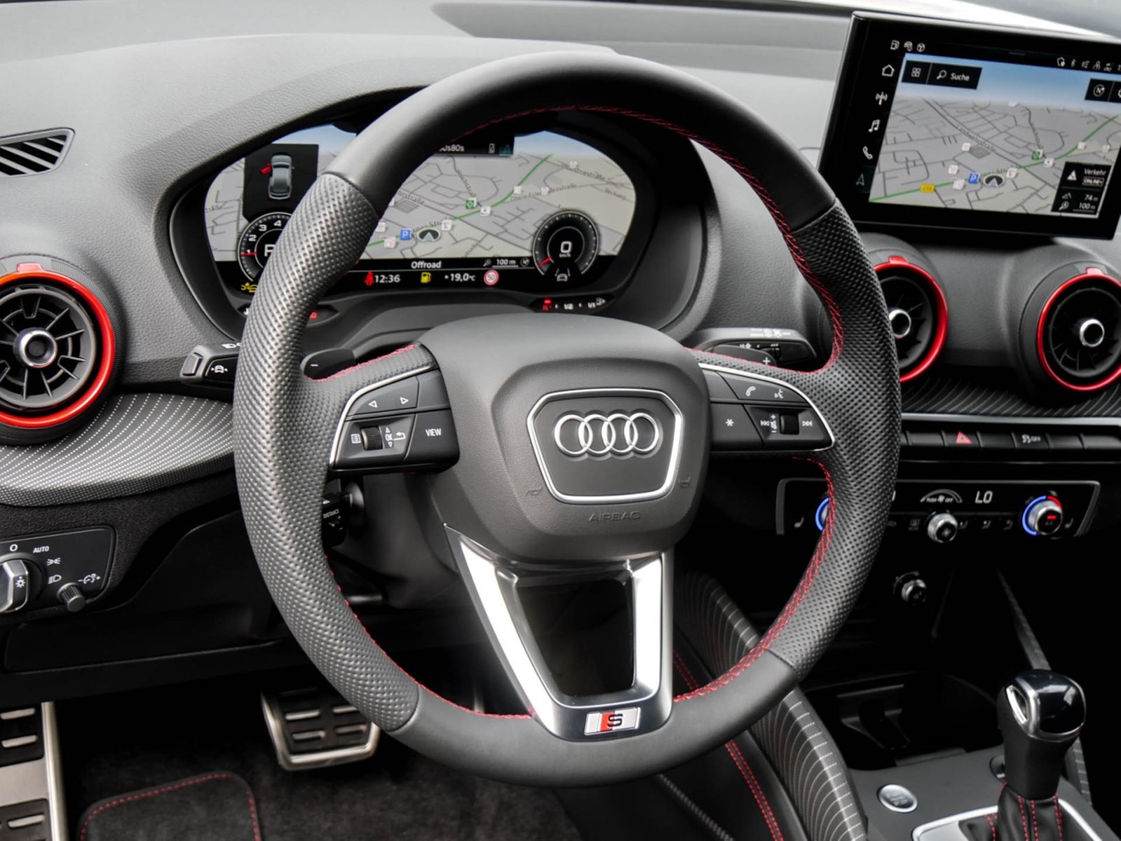 Audi Q2 35 S LINE AHK ACC LM17 E-KLAPPE NAVI+ SITZHZ.