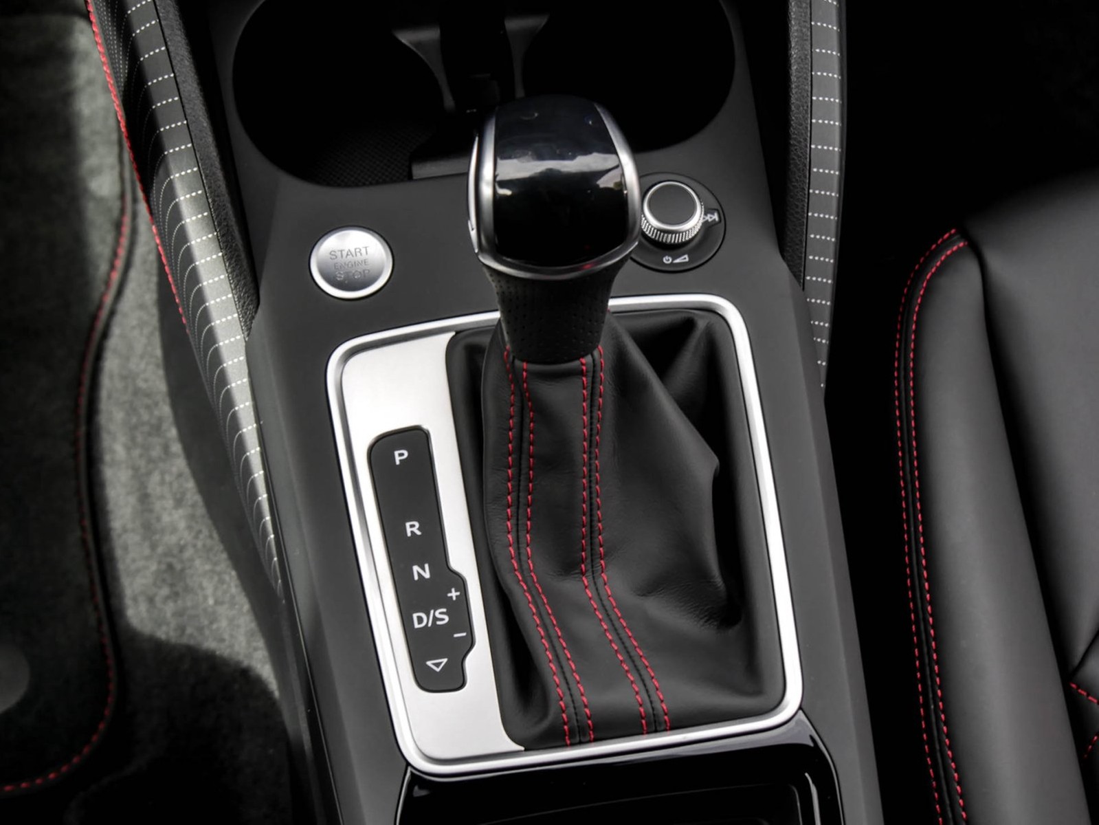 Audi Q2 35 S LINE AHK ACC LM17 E-KLAPPE NAVI+ SITZHZ.