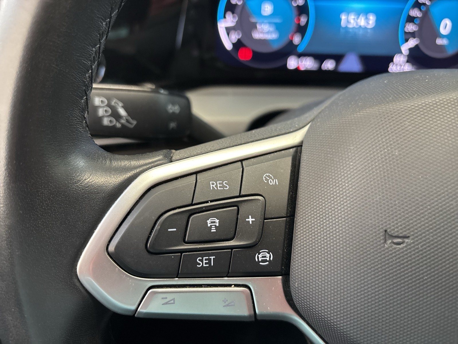 Volkswagen Golf VIII 1.5 MOVE ACC CARPLAY ALU SITZHEIZUNG