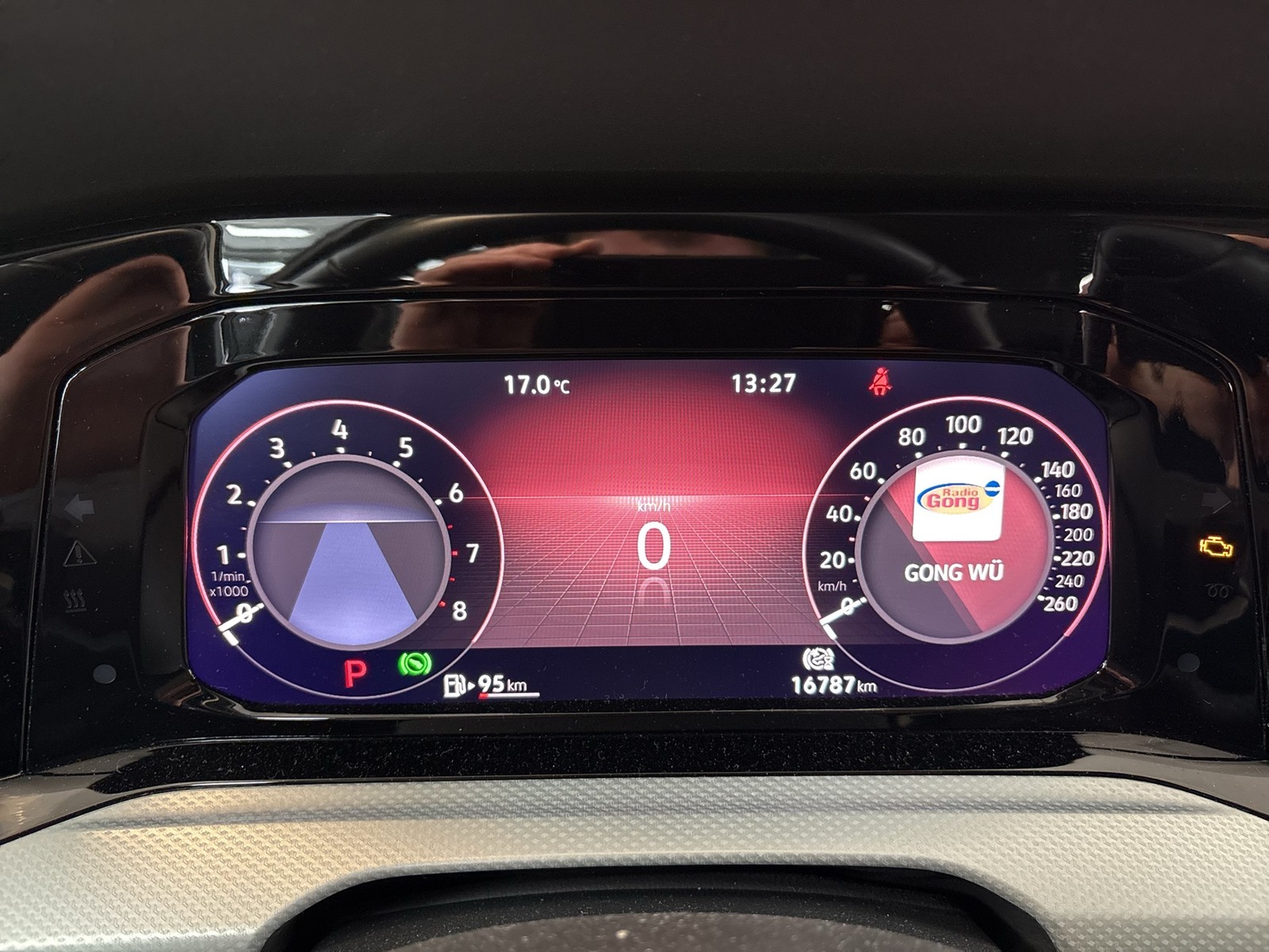 Volkswagen Golf VIII 1.0 eTSI MOVE CAM CARPLAY ALU SITZHEIZ