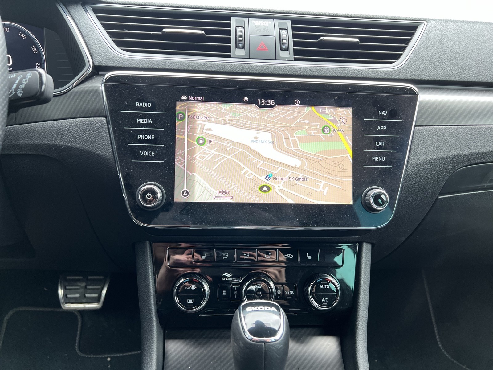 Skoda Superb Combi 1.4iV SPORTLINE STANDHZ LM19 MATRIX