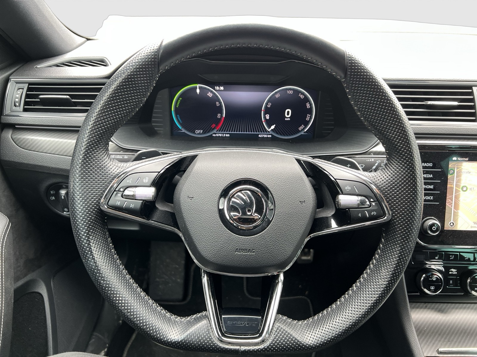 Skoda Superb Combi 1.4iV SPORTLINE STANDHZ LM19 MATRIX