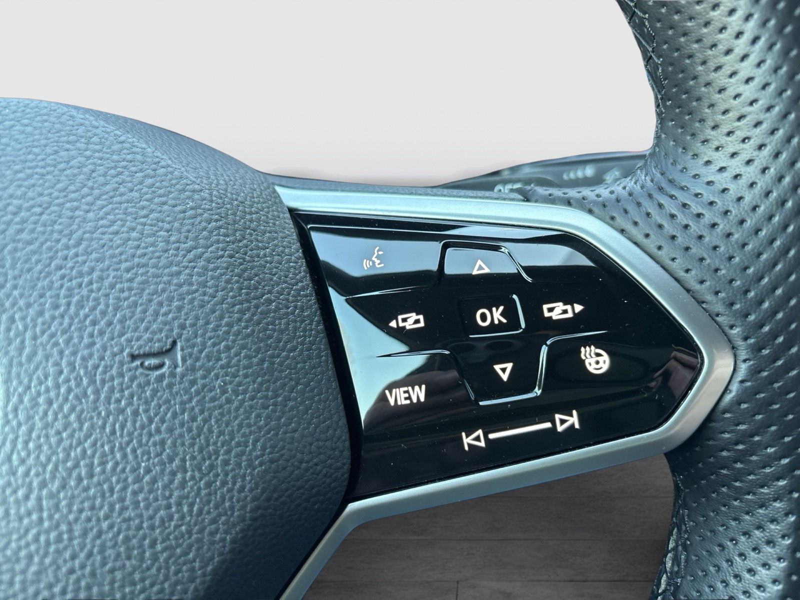 Volkswagen Golf VIII 1.5eTSI R-LINE BLACKSTYLE HARMANKARDON