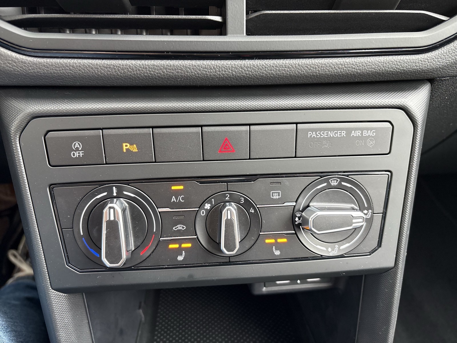 Volkswagen T-Cross 1.0 CARPLAY SITZHEIZUNG LED EINPARKHILFE