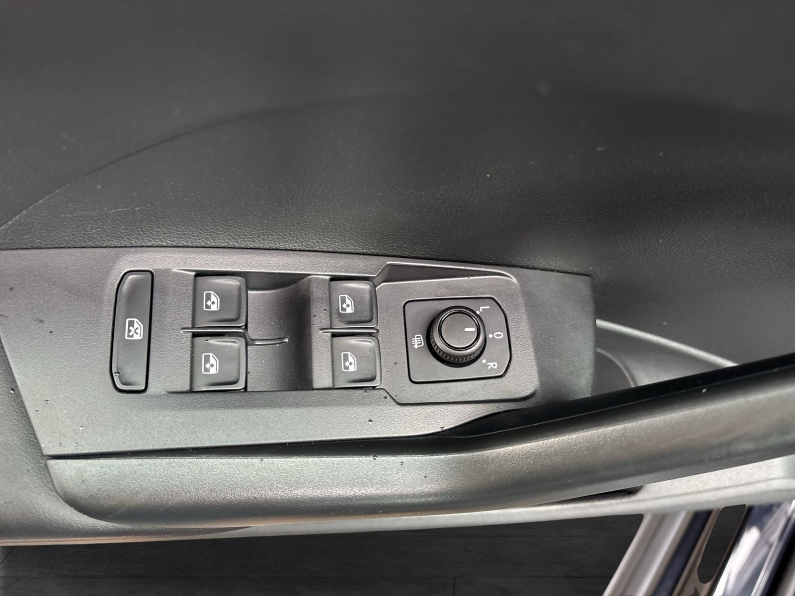 Volkswagen T-Cross 1.0 CARPLAY SITZHEIZUNG LED EINPARKHILFE