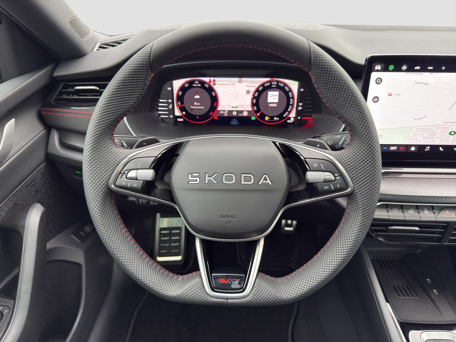 Skoda Octavia Combi 2.0 RS PANO AHK CAM ACC LM18 NAVI