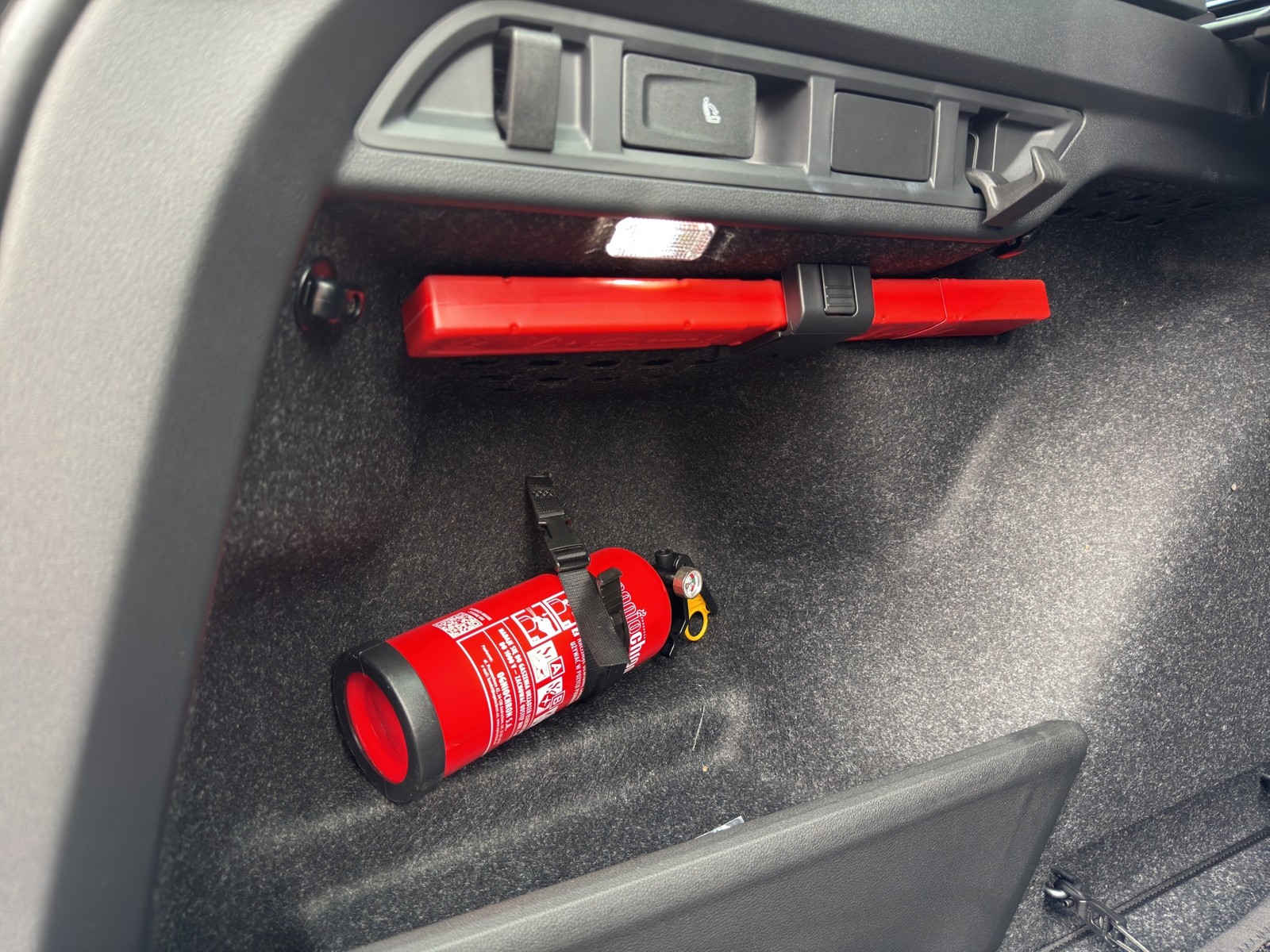 Skoda Octavia Combi 2.0 RS PANO AHK CAM ACC LM18 NAVI