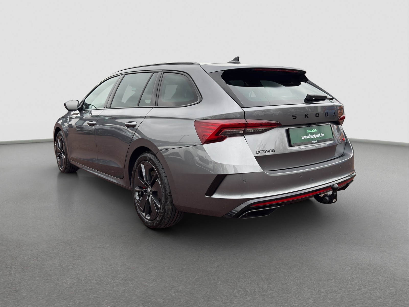 Skoda Octavia Combi 2.0 RS PANO AHK CAM ACC LM18 NAVI